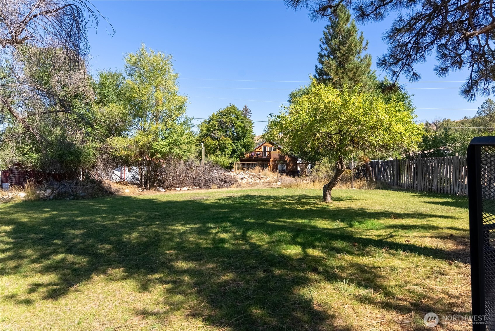 234 Castle Avenue Property Photo 6