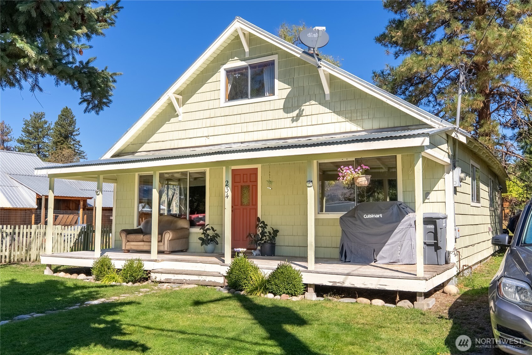 234 Castle Avenue Property Photo 8