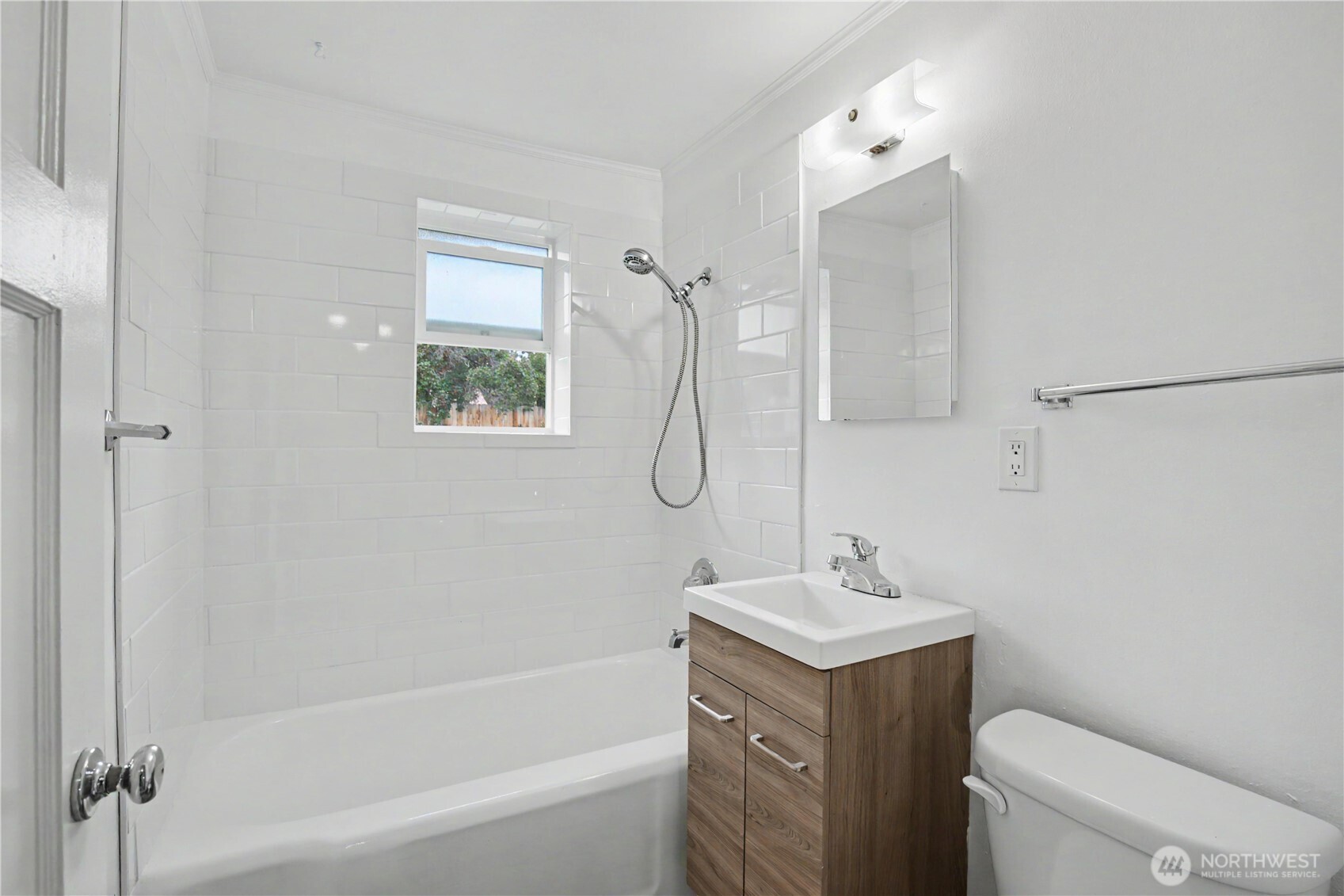 811 E Mountanview Avenue Property Photo 5