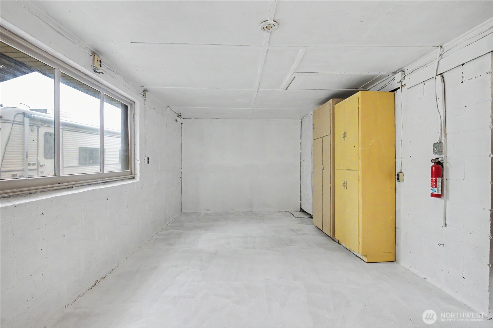 811 E Mountanview Avenue Property Photo 8