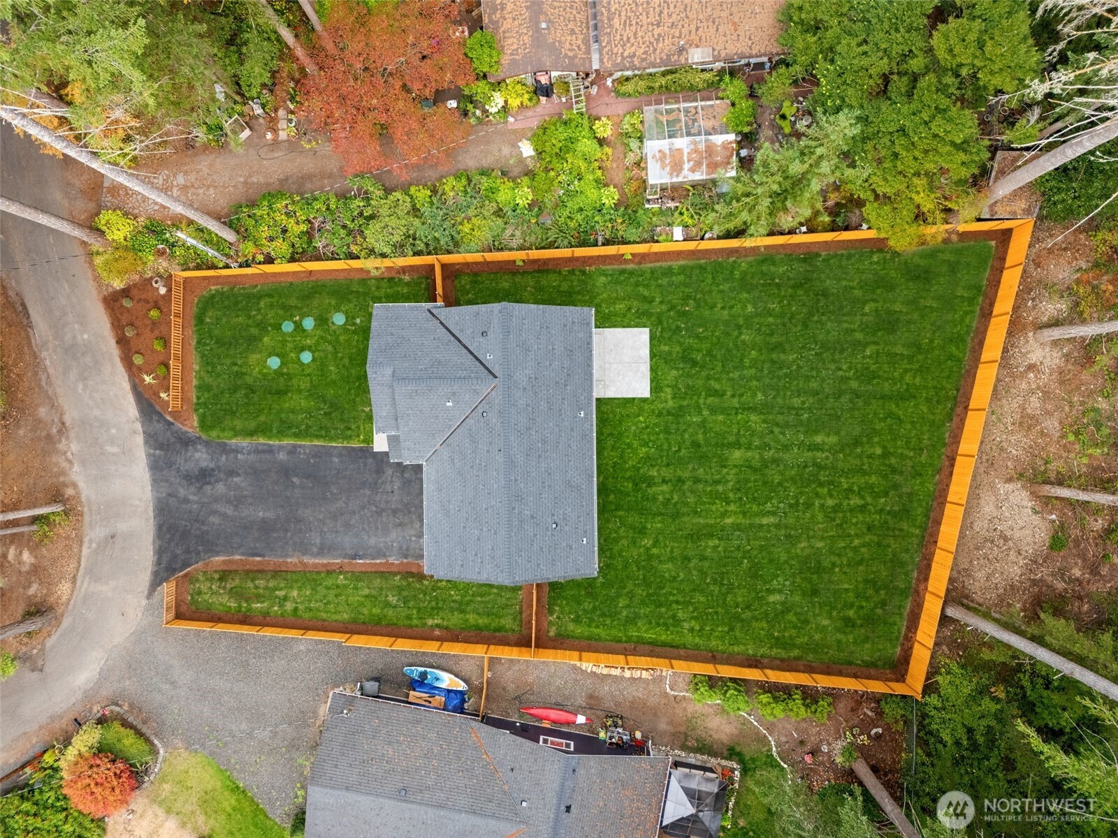 13807 Pinehurst Lane Property Photo 4