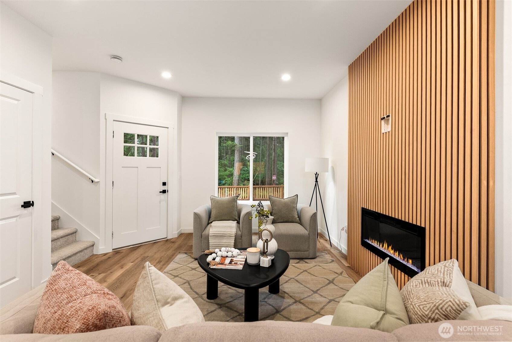 13807 Pinehurst Lane Property Photo 10