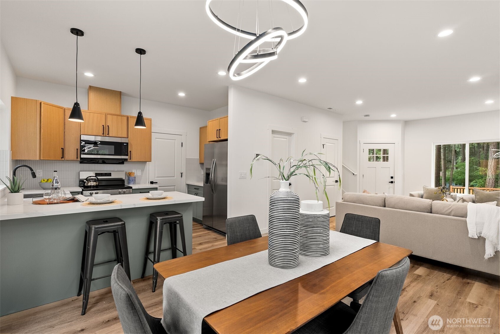 13807 Pinehurst Lane Property Photo 11
