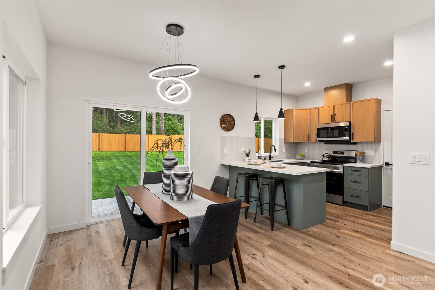 13807 Pinehurst Lane Property Photo 12