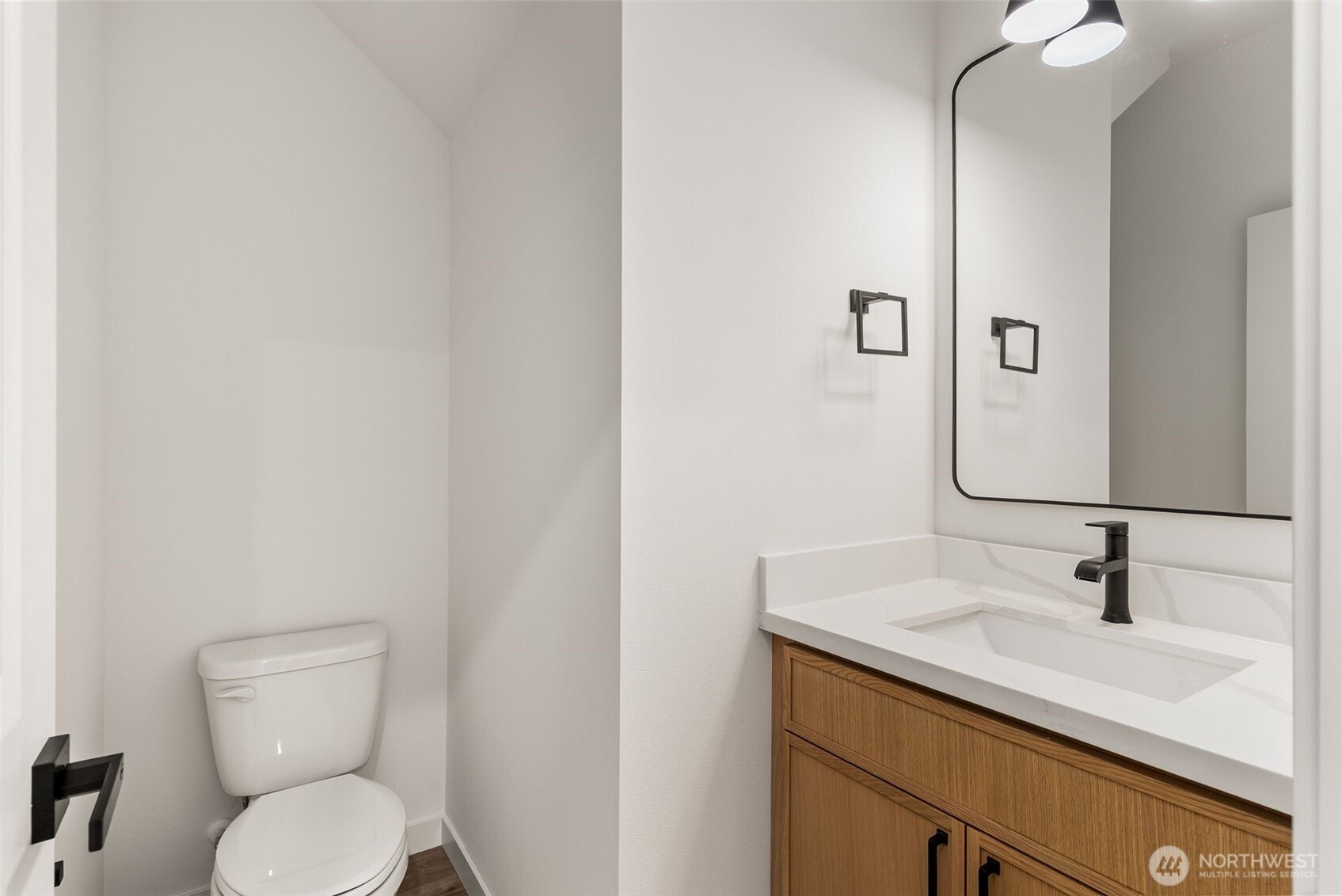 13807 Pinehurst Lane Property Photo 19