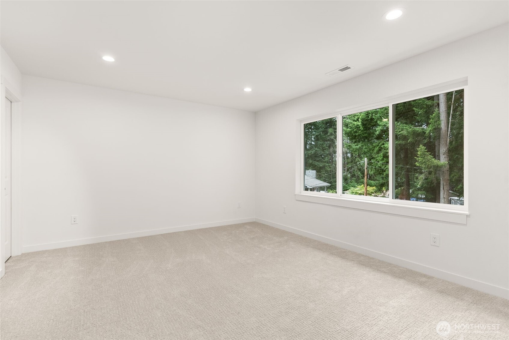 13807 Pinehurst Lane Property Photo 21