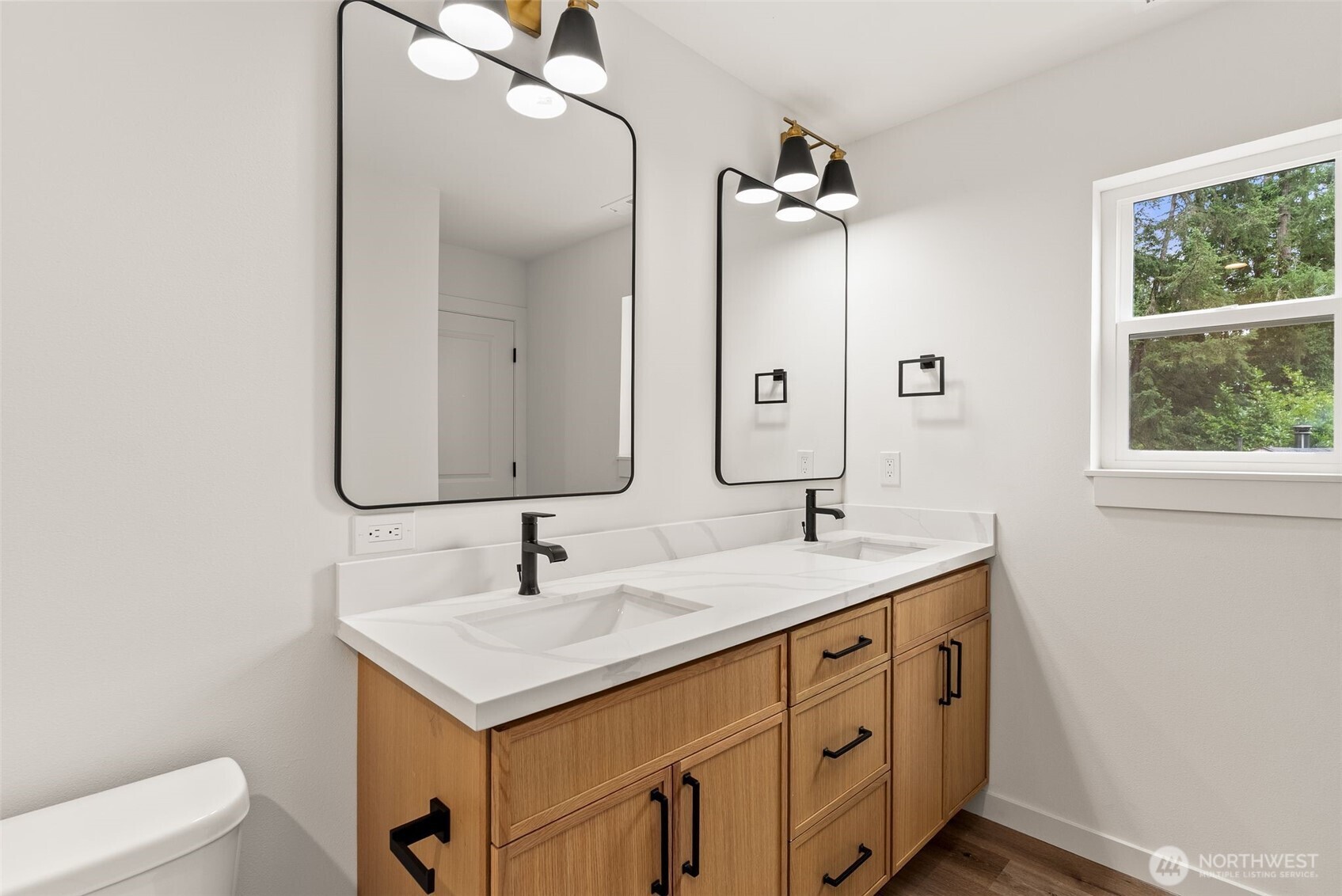 13807 Pinehurst Lane Property Photo 23