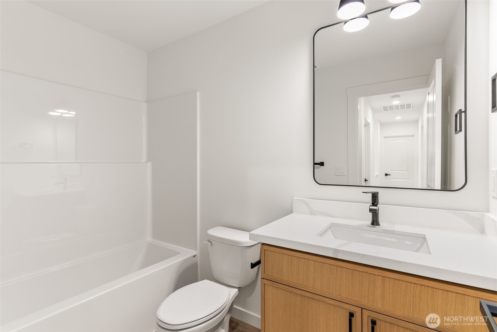 13807 Pinehurst Lane Property Photo 31