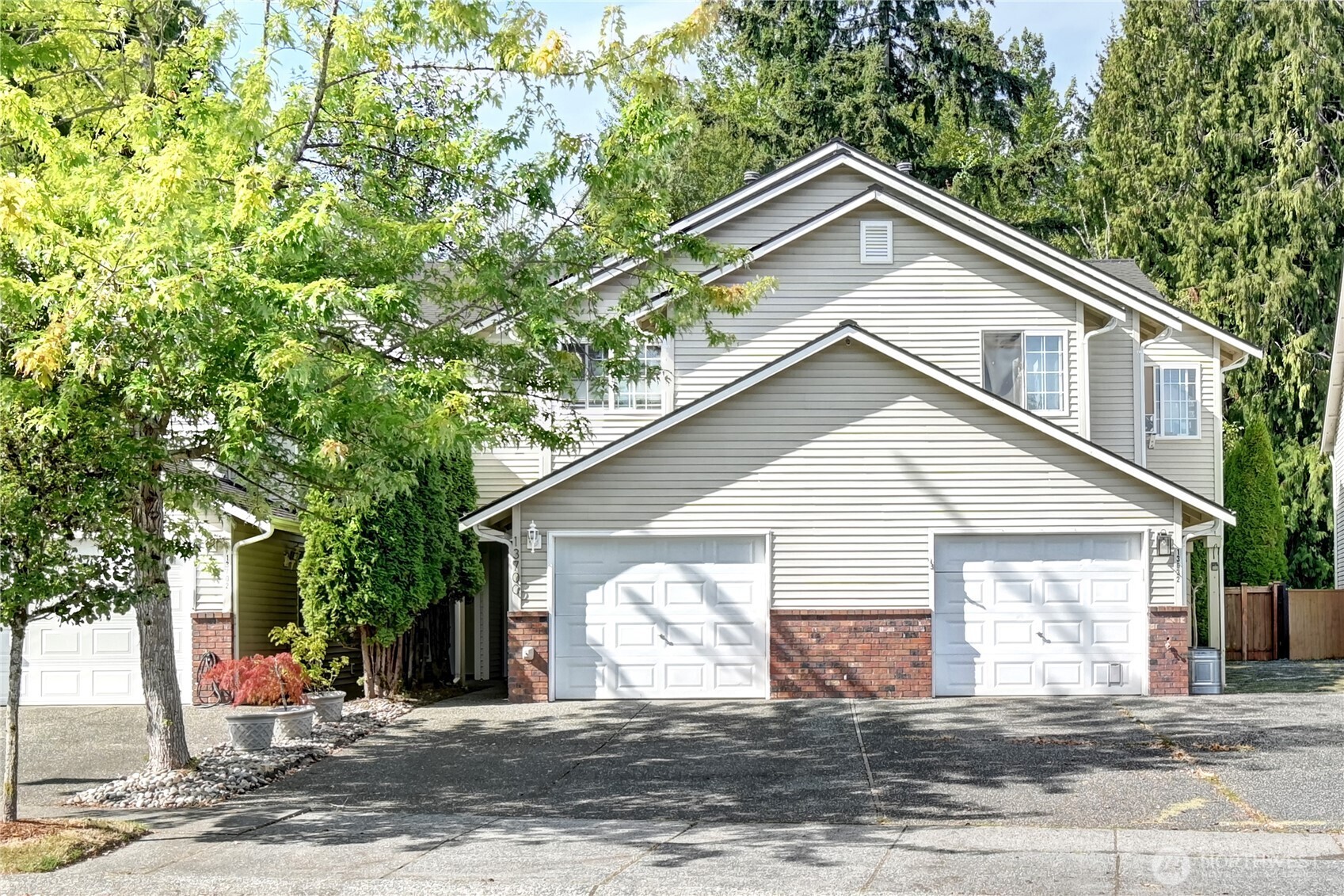 13700 56th Avenue Property Photo 1