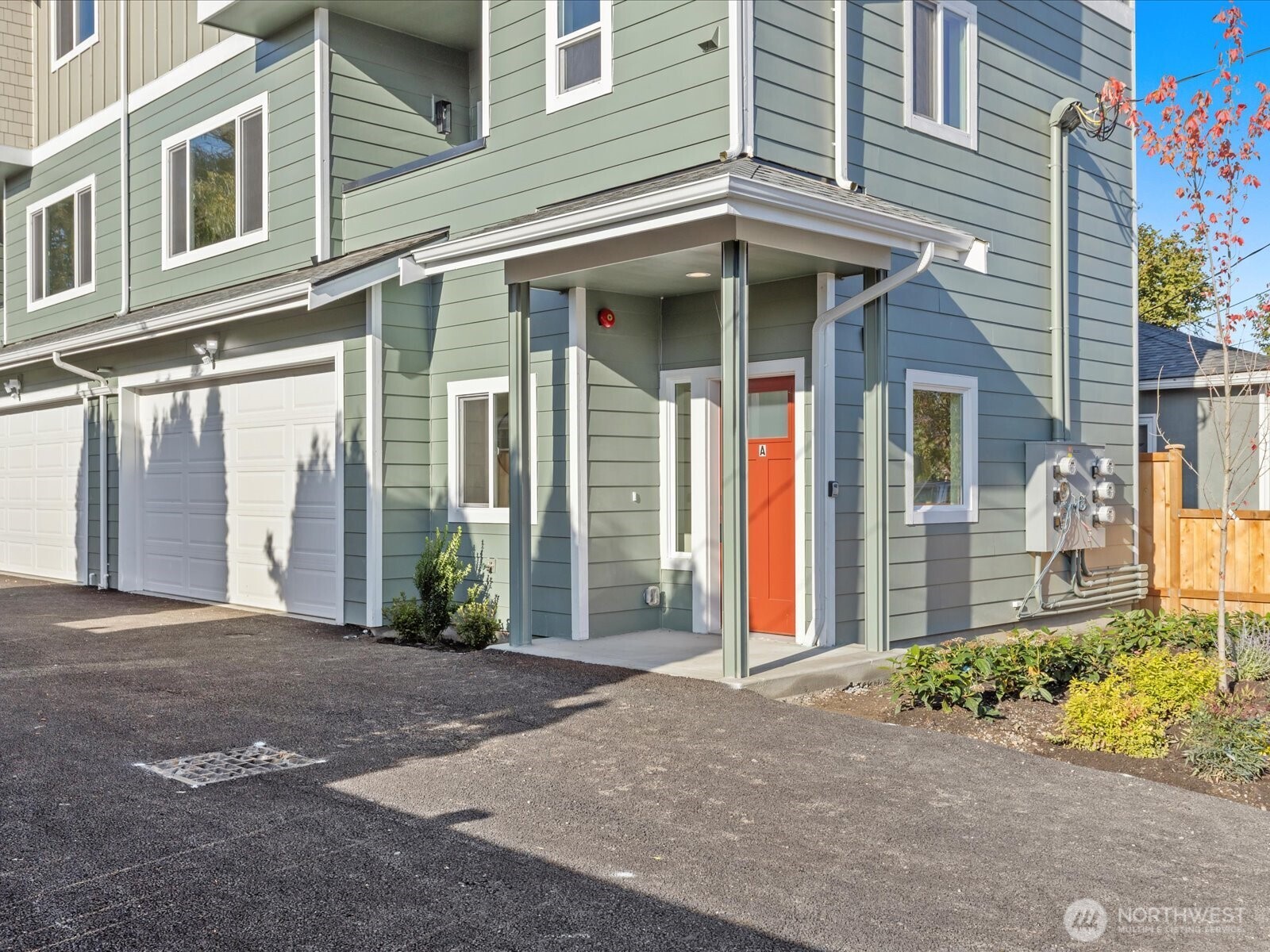 215 Corrin Avenue C Property Photo 3