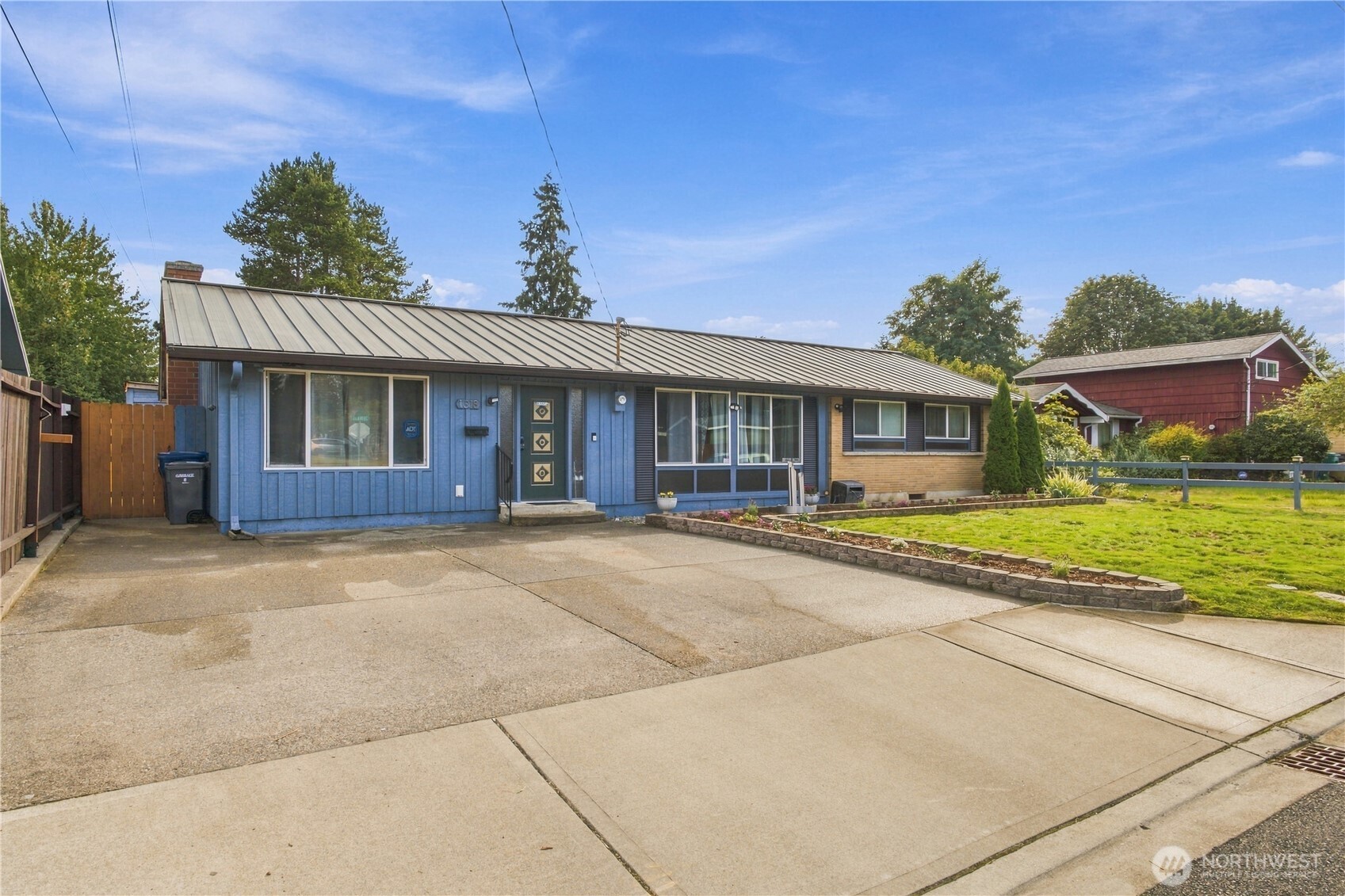 1318 28th Street Property Photo 2