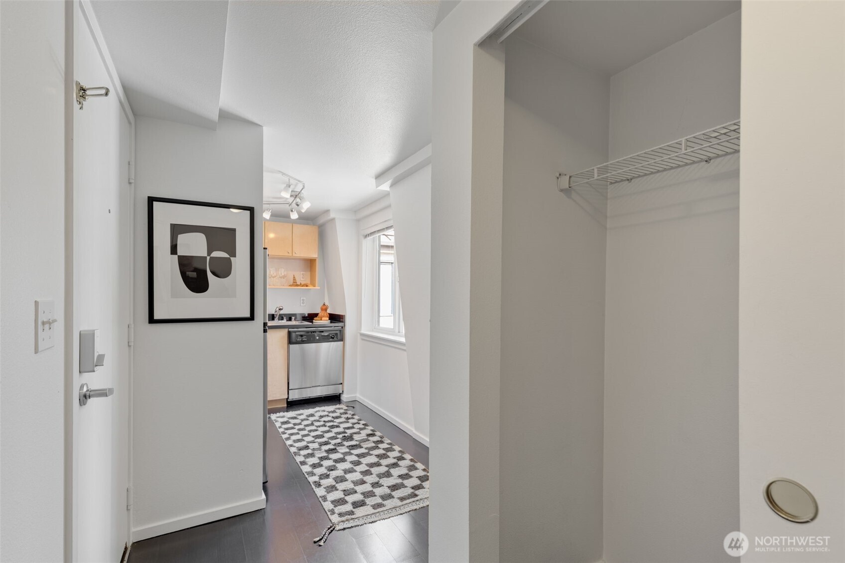 425 Vine St 721 Property Photo 13