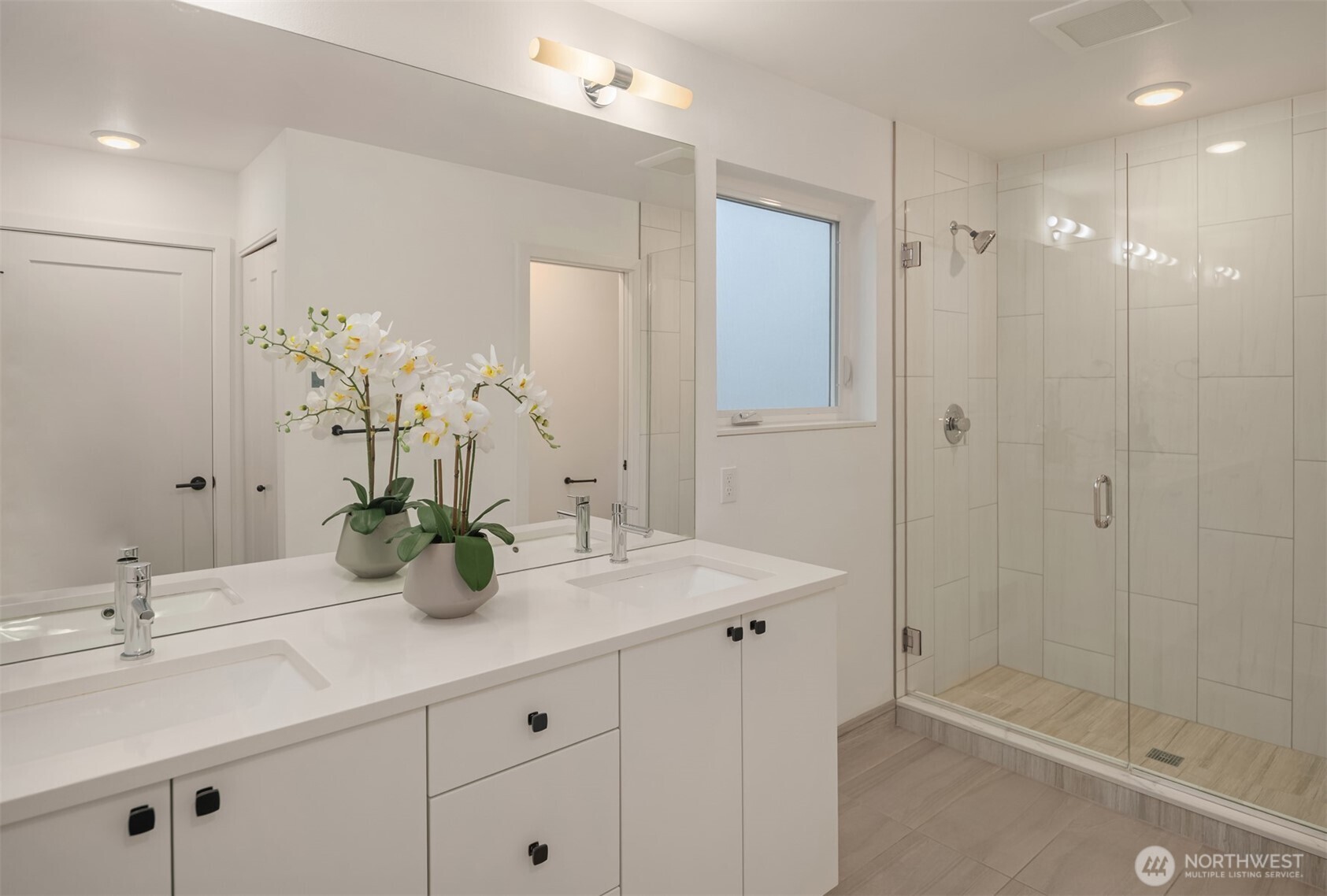 9553 Ashworth Avenue B Property Photo 12