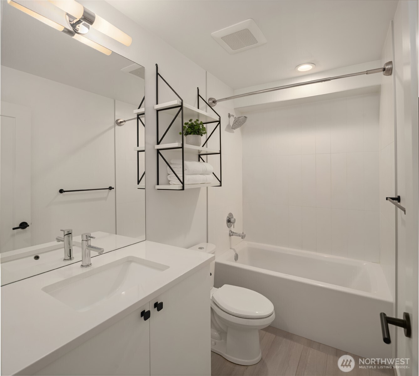 9553 Ashworth Avenue B Property Photo 15