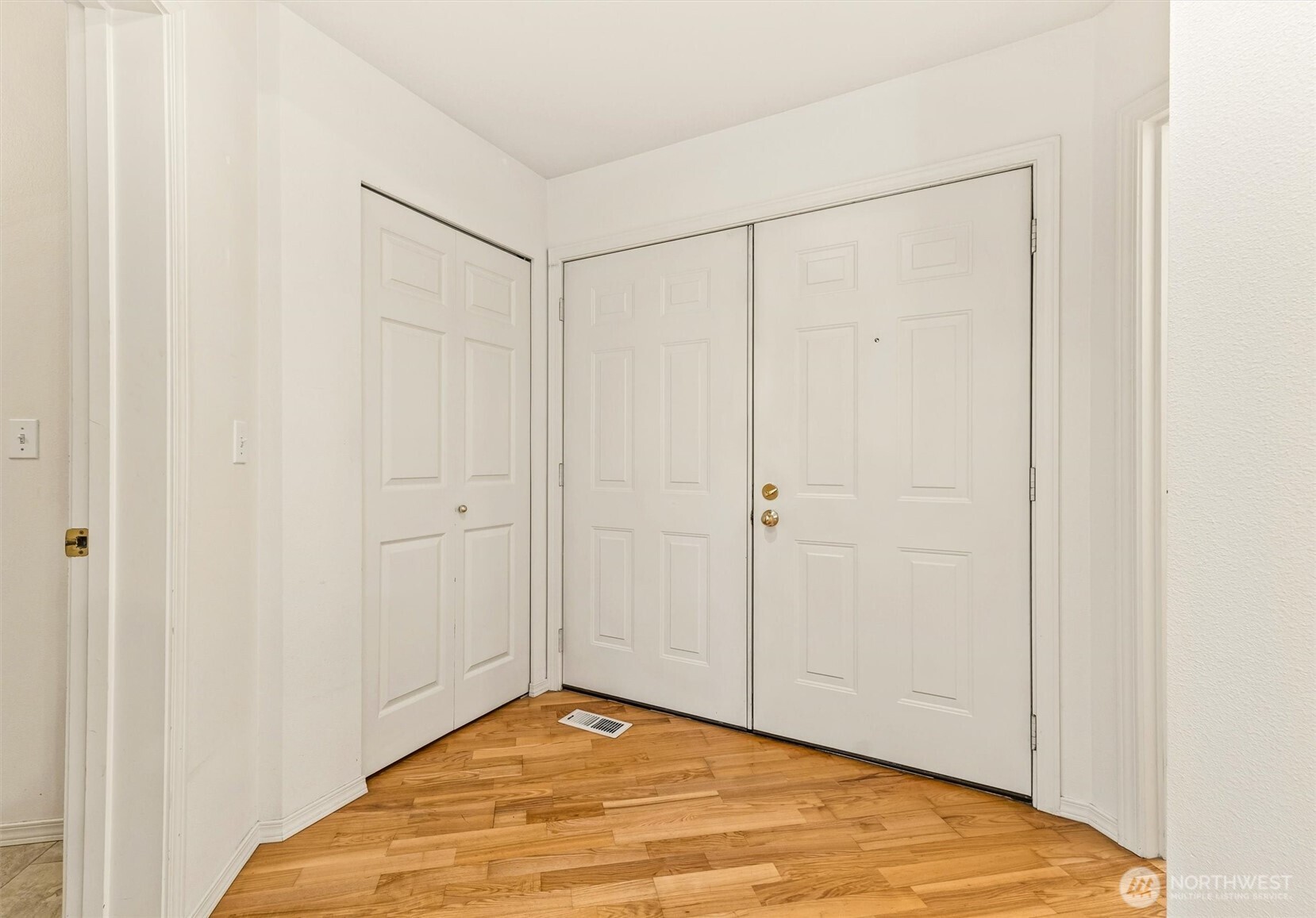 18555 Ne 57th Street 18555 Property Photo 4