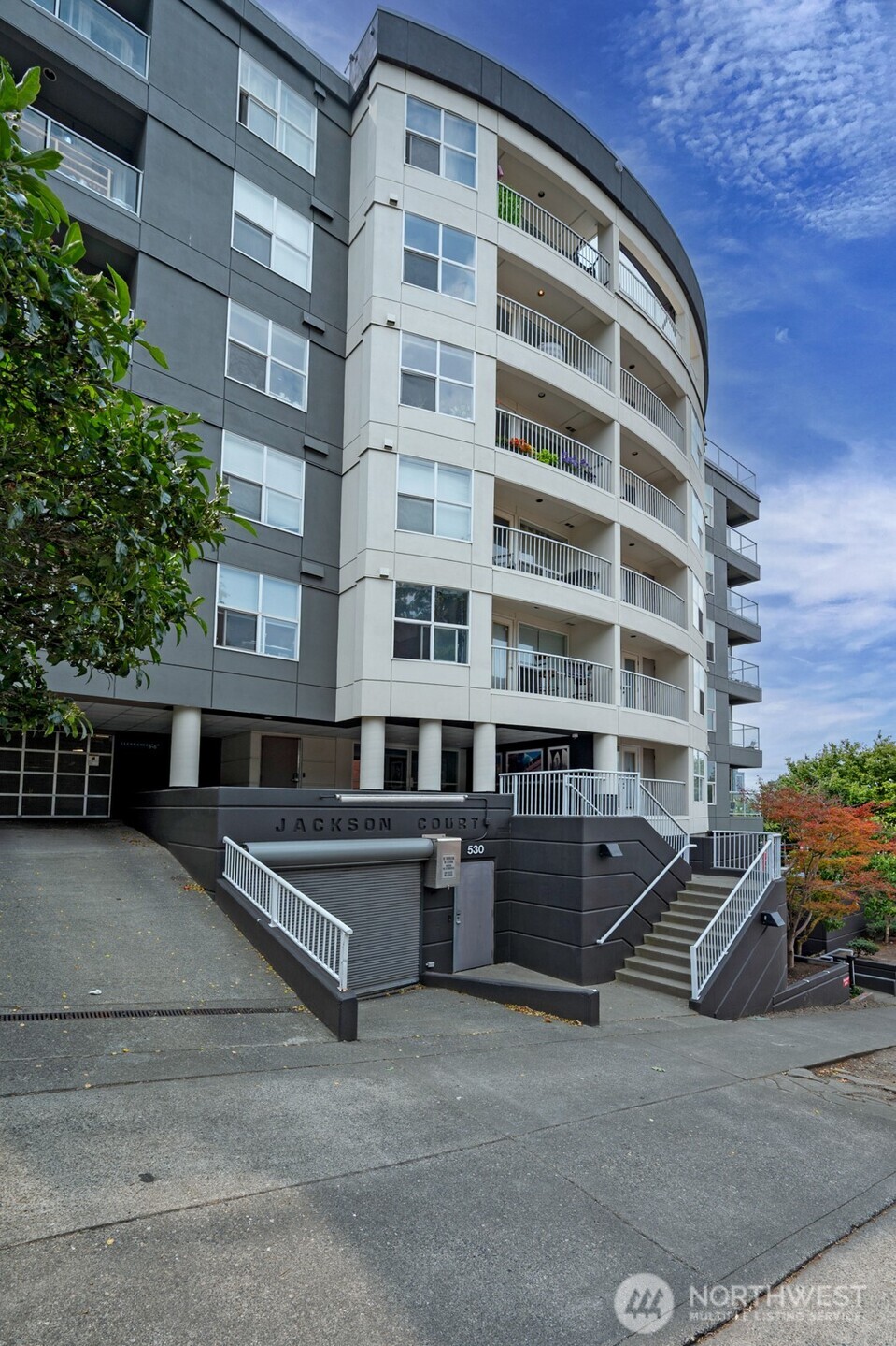 530 Melrose Avenue 605 Property Photo 3
