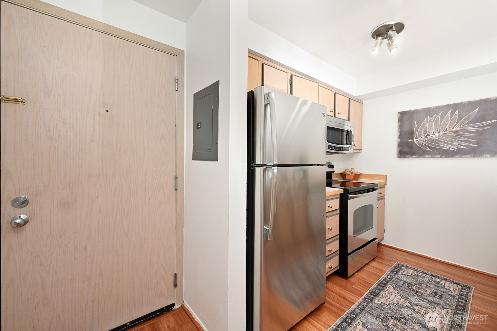 530 Melrose Avenue 605 Property Photo 6