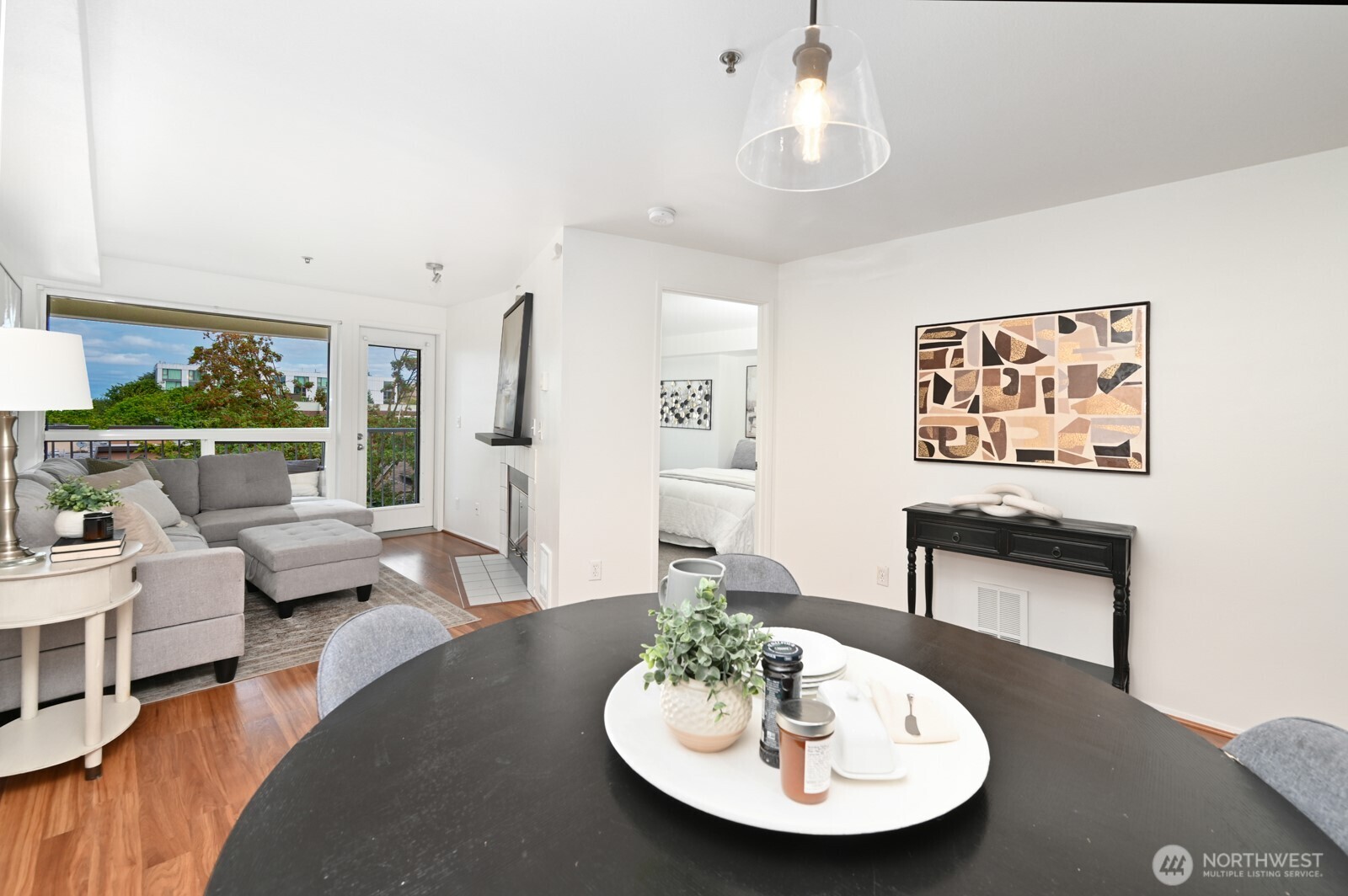 530 Melrose Avenue 605 Property Photo 13