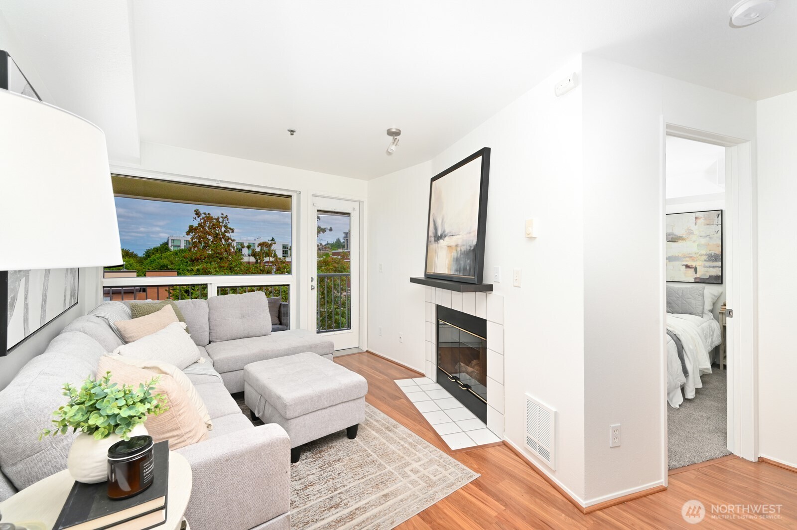 530 Melrose Avenue 605 Property Photo 15