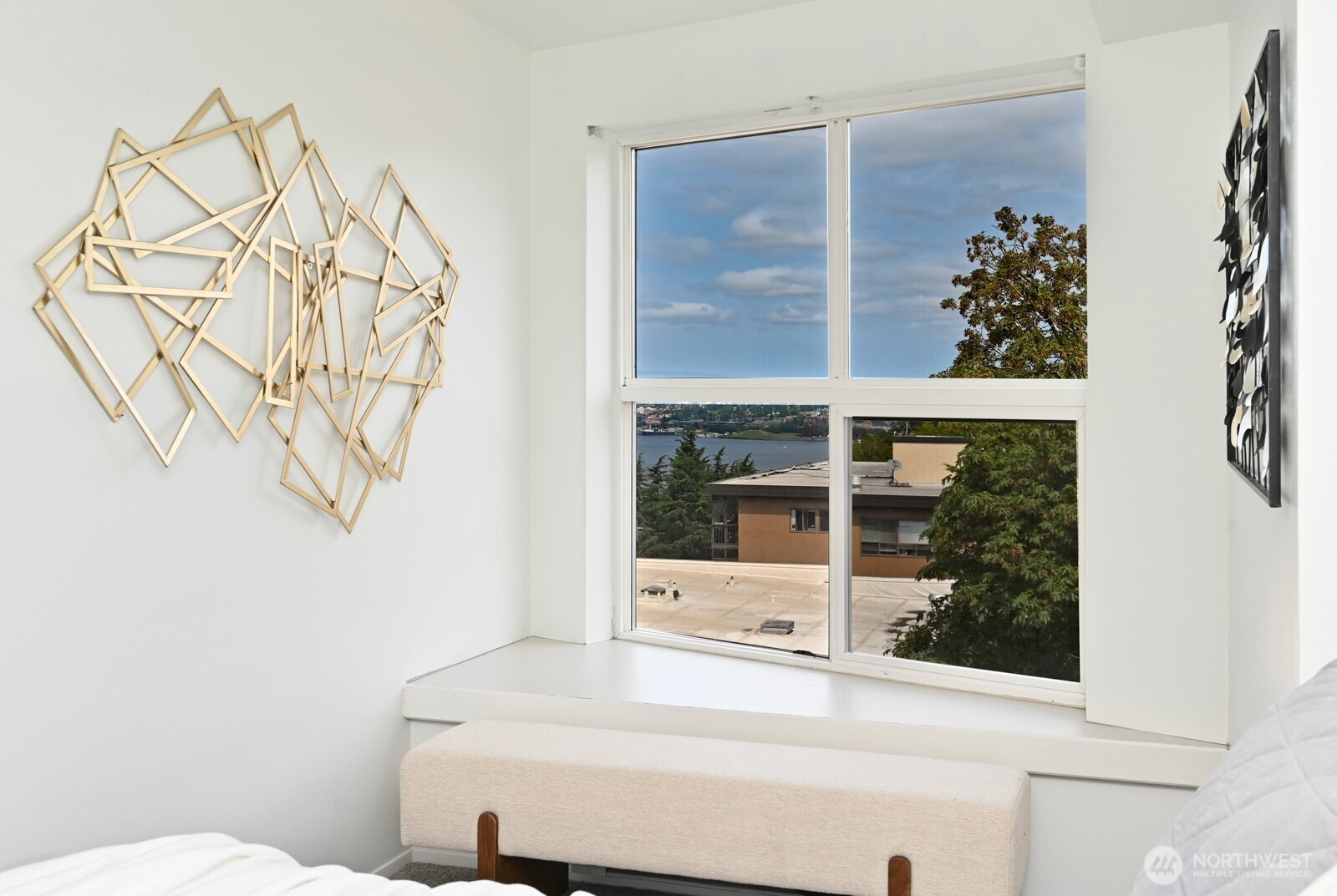 530 Melrose Avenue 605 Property Photo 19