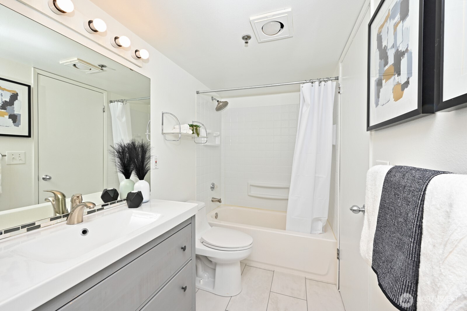 530 Melrose Avenue 605 Property Photo 23