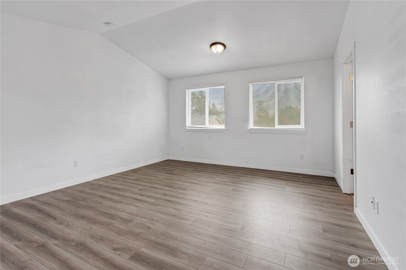 20231 40th Avenue Property Photo 18