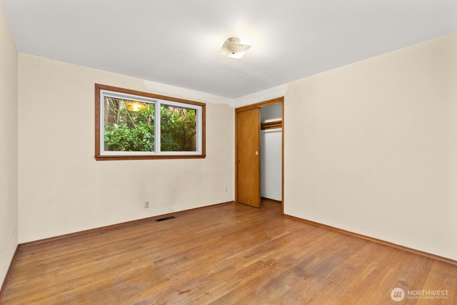 13227 14th Avenue Property Photo 13