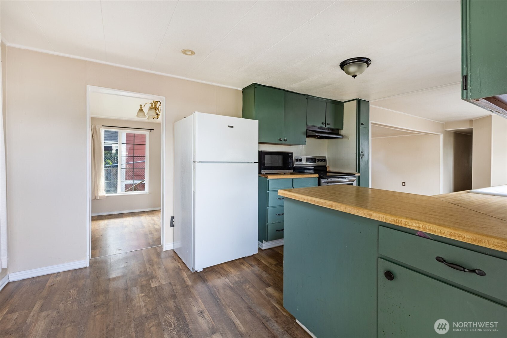 173 Division Avenue Property Photo 7