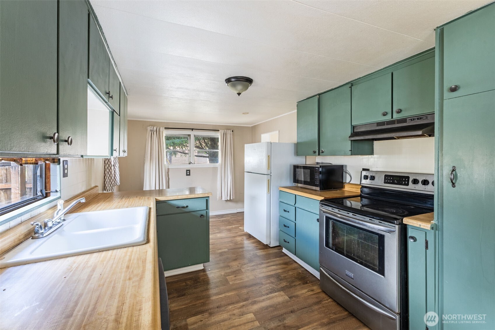 173 Division Avenue Property Photo 10