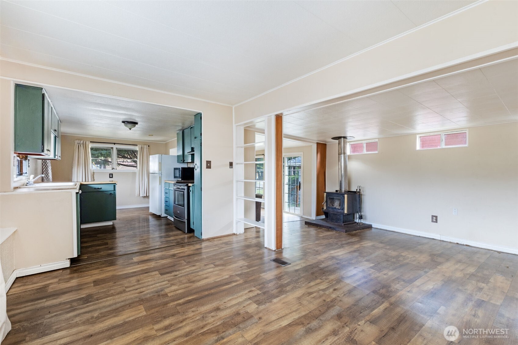 173 Division Avenue Property Photo 12