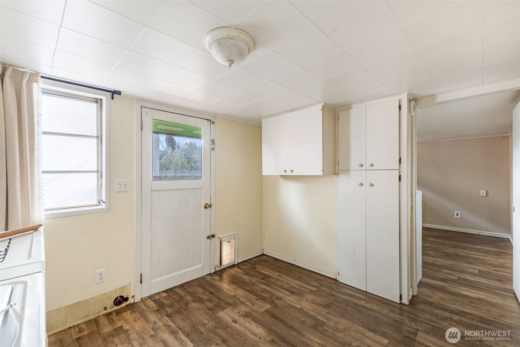 173 Division Avenue Property Photo 18
