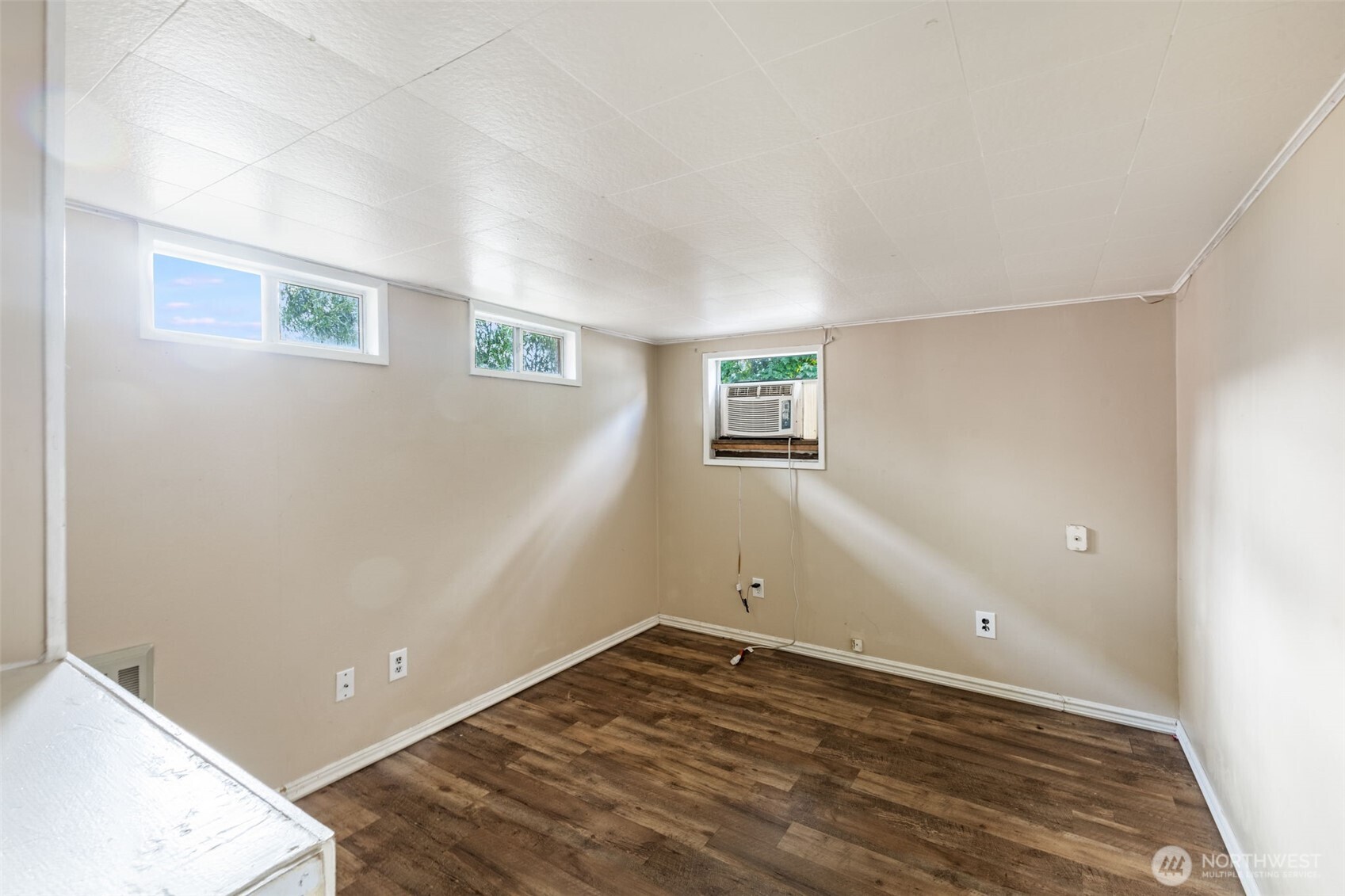 173 Division Avenue Property Photo 19