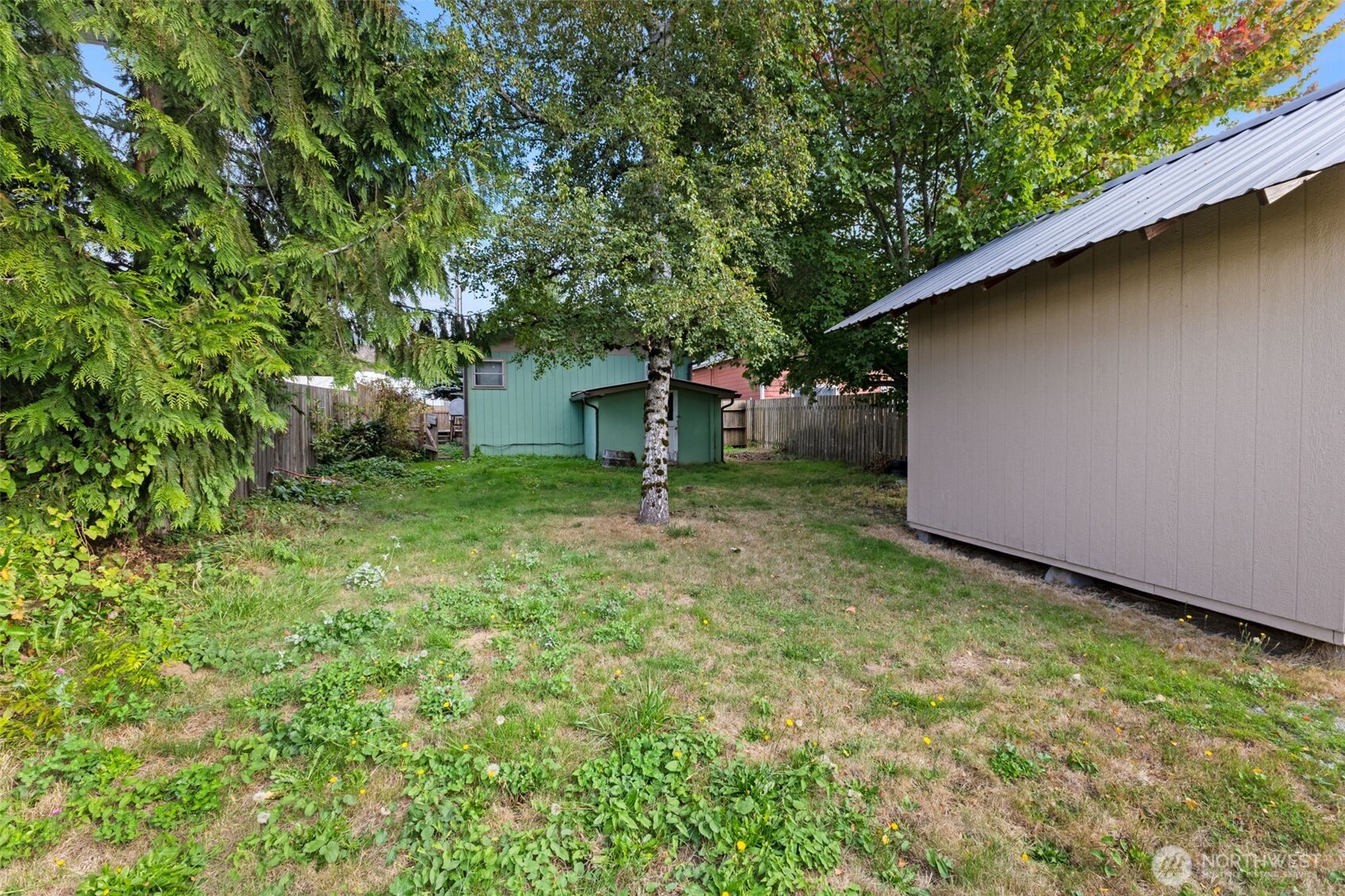 173 Division Avenue Property Photo 25