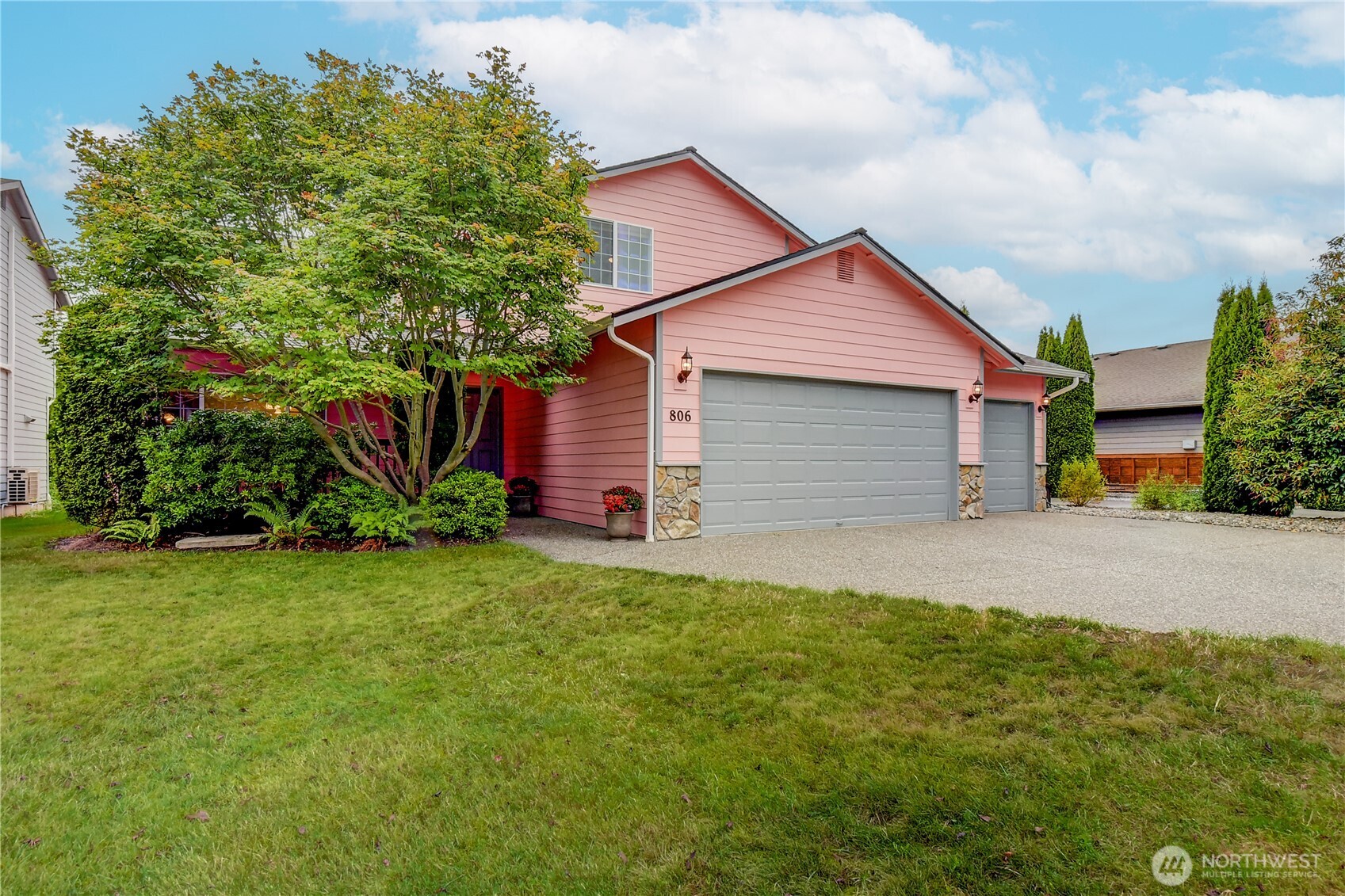 806 Darwins Way Property Photo 1
