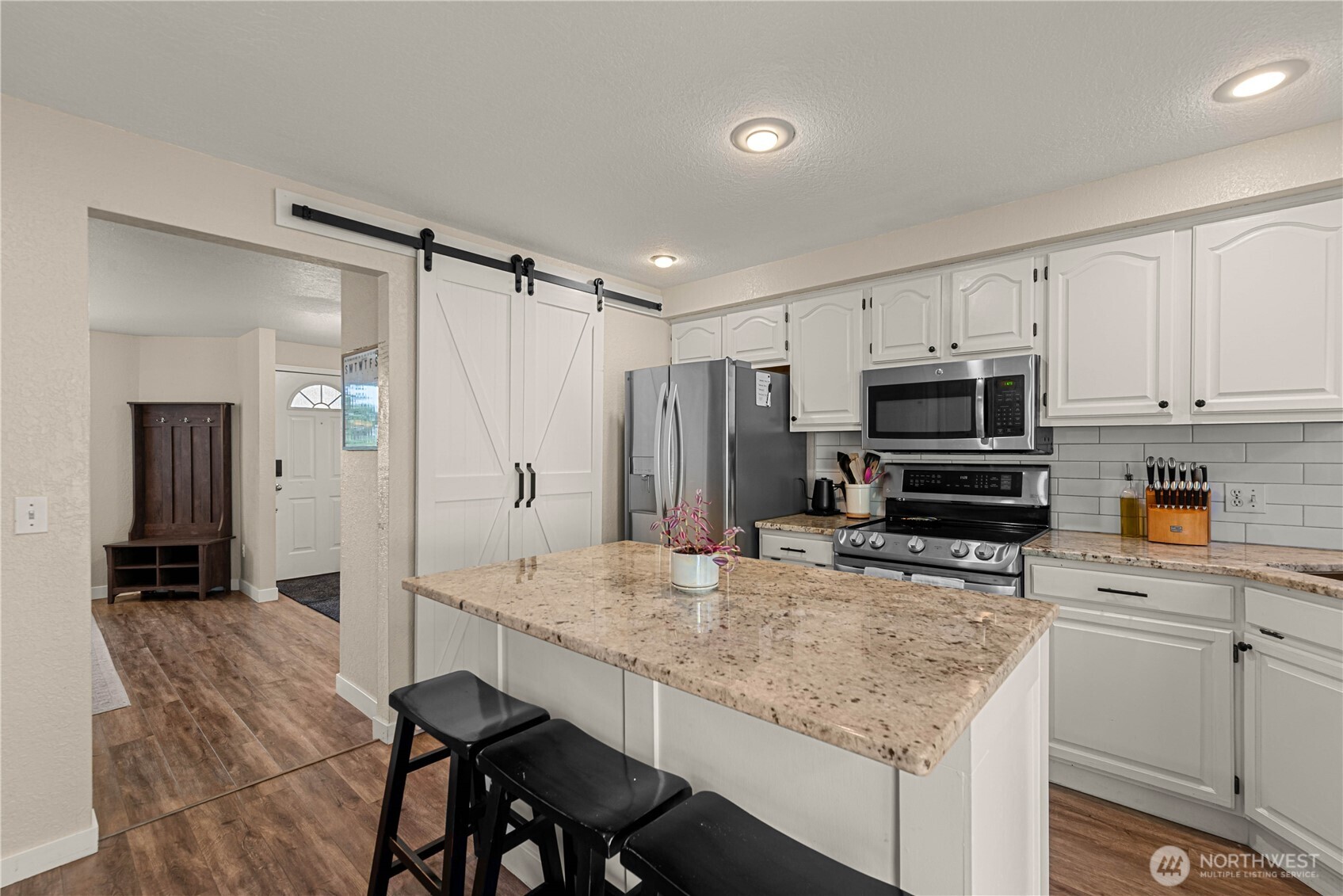 1920 Emerald Place Property Photo 15