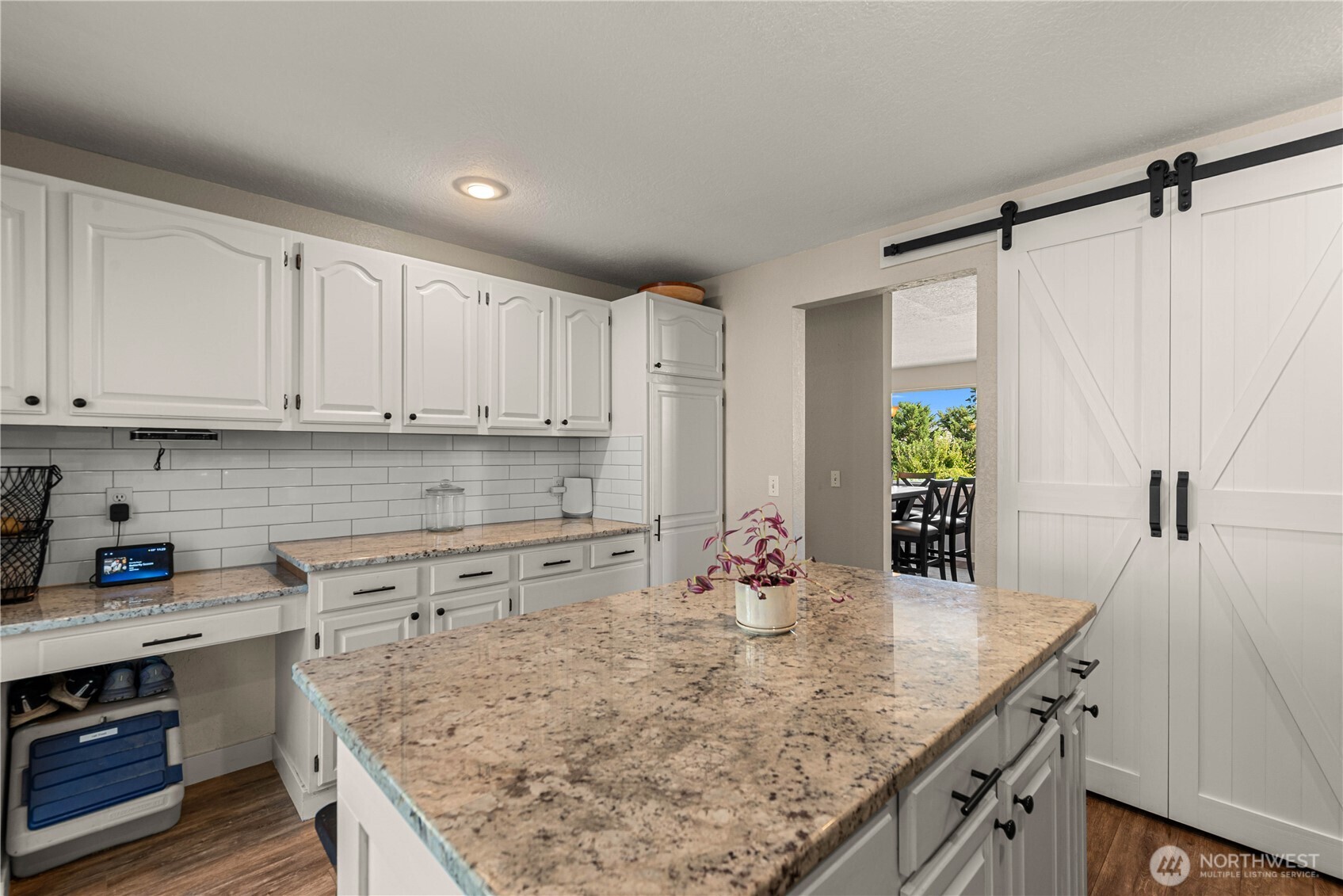 1920 Emerald Place Property Photo 16