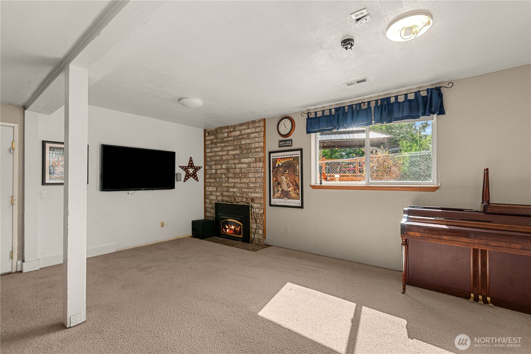 1920 Emerald Place Property Photo 28