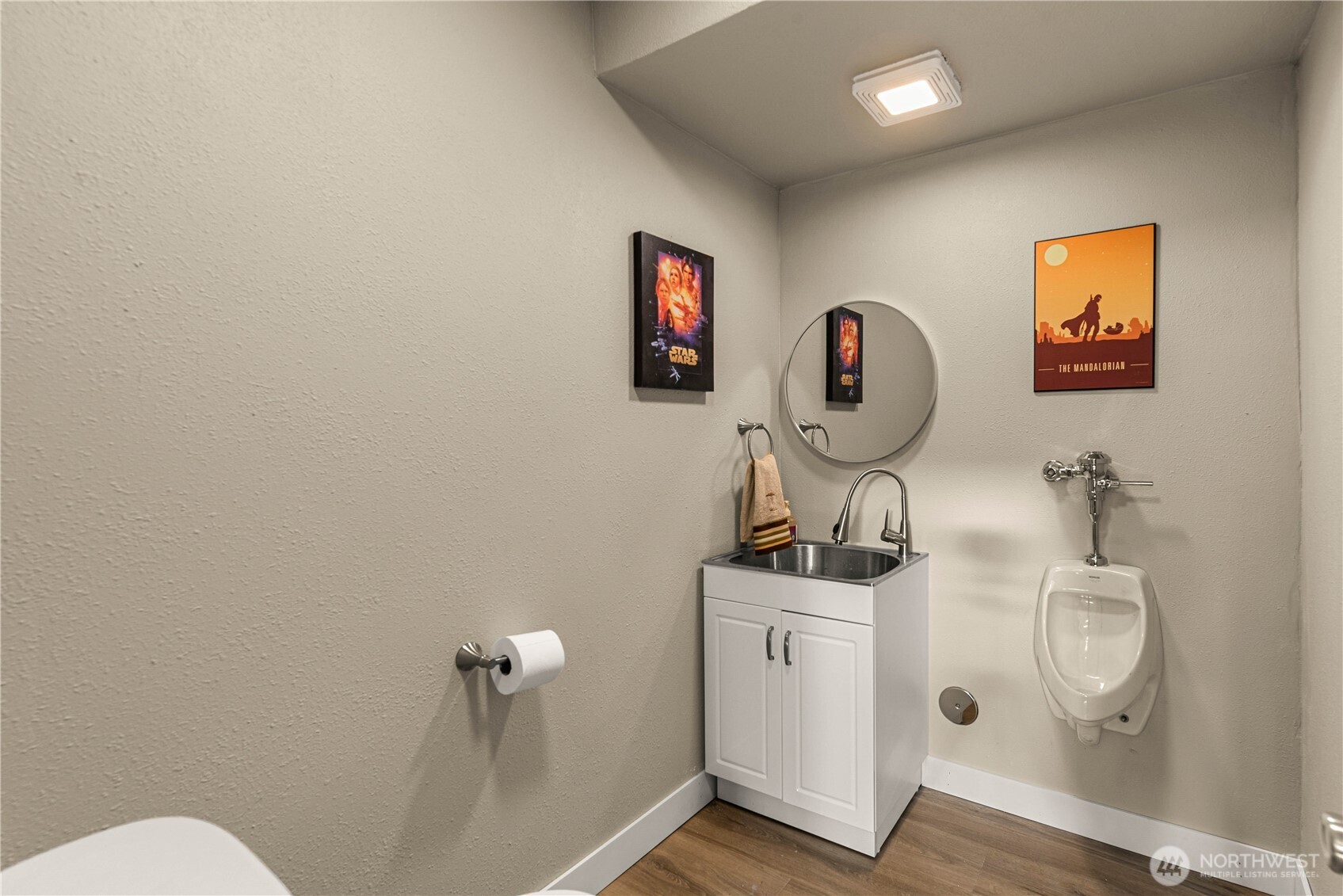 1920 Emerald Place Property Photo 29