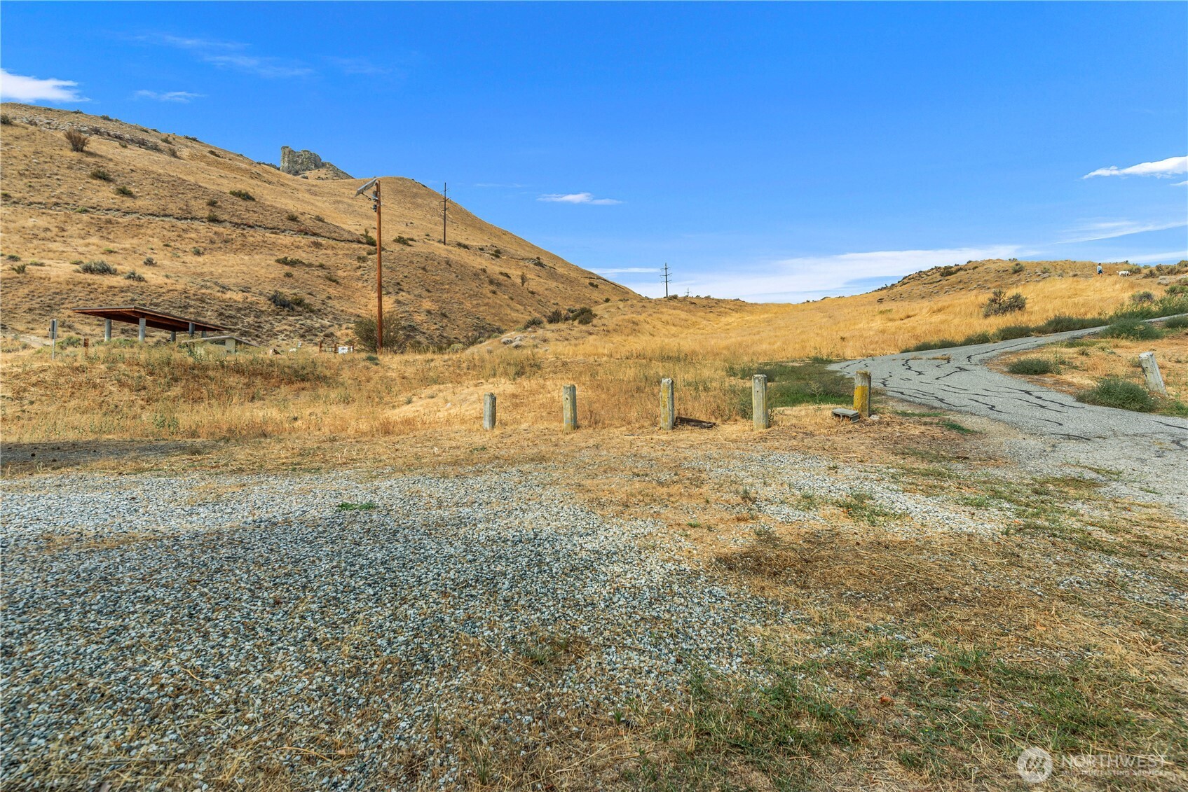 1920 Emerald Place Property Photo 40