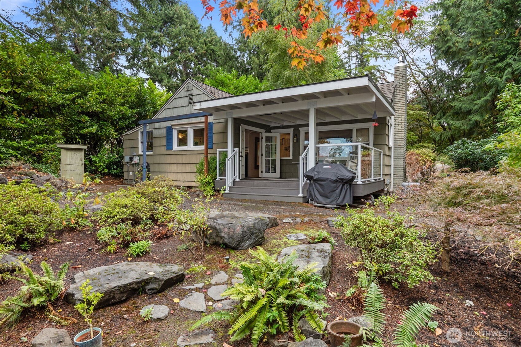 2775 Marine Drive Property Photo 2