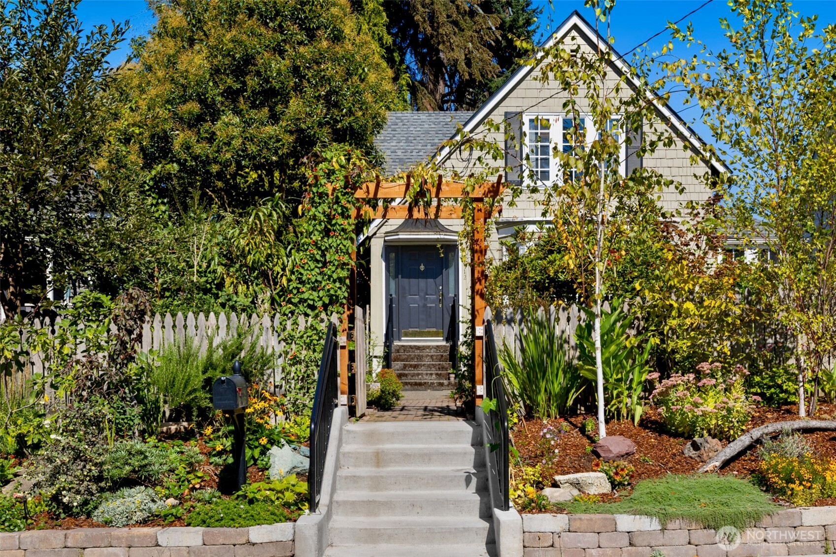 1912 Gregory Way Property Photo 1