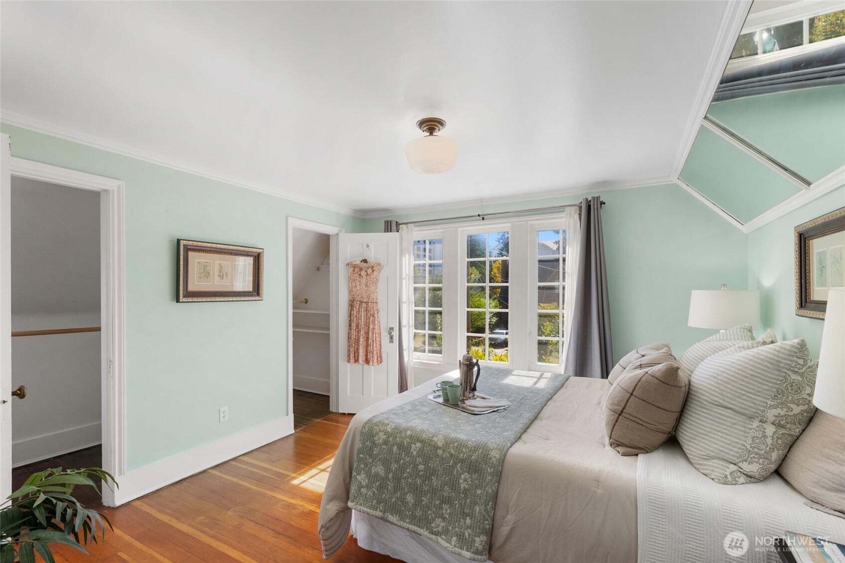 1912 Gregory Way Property Photo 21