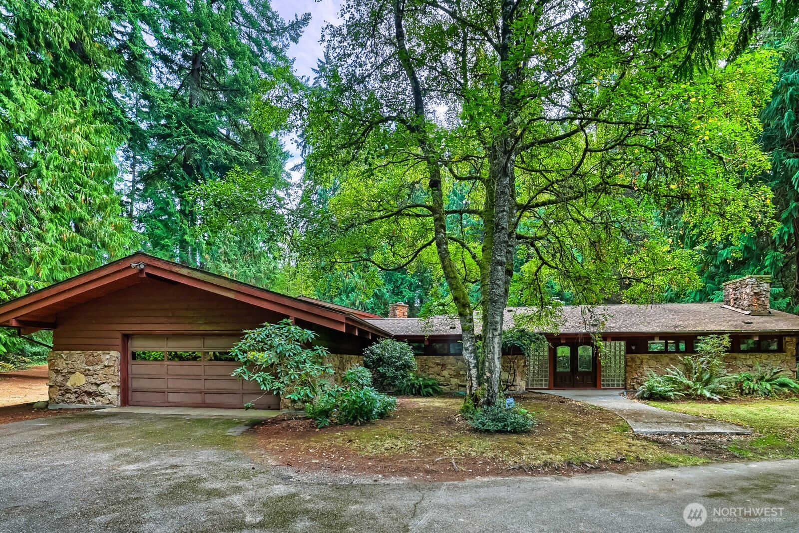 23313 Wachusett Road Property Photo 1
