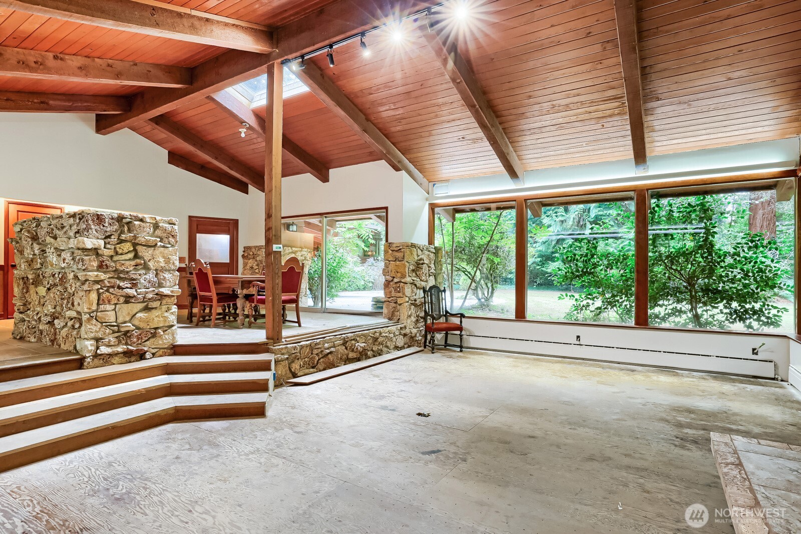 23313 Wachusett Road Property Photo 4
