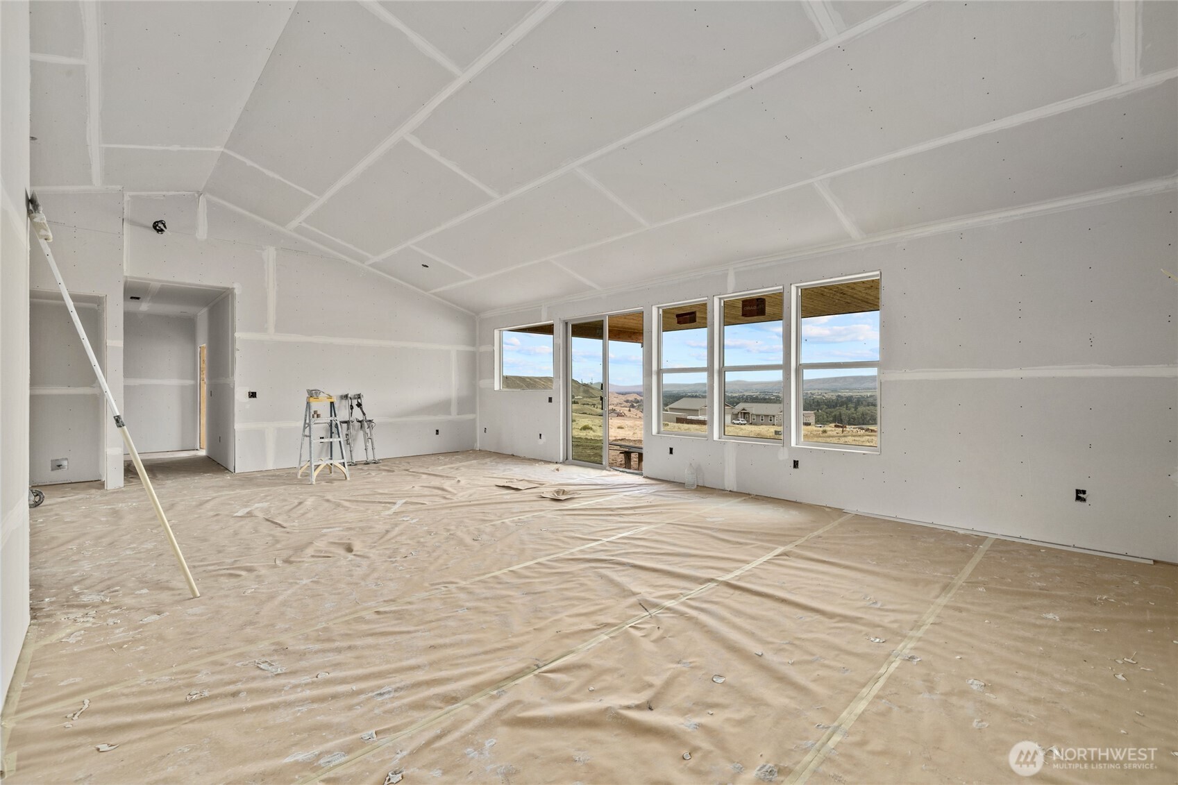 1921 Deer Valley Drive Property Photo 5