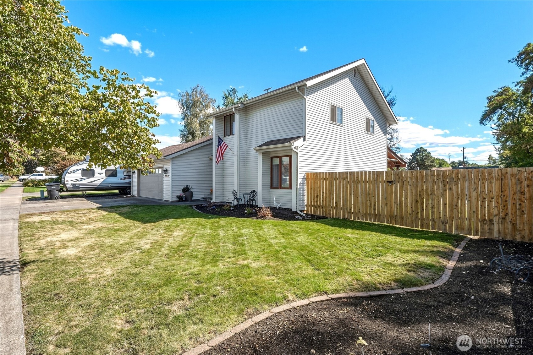 1830 Whitman Street Property Photo 1