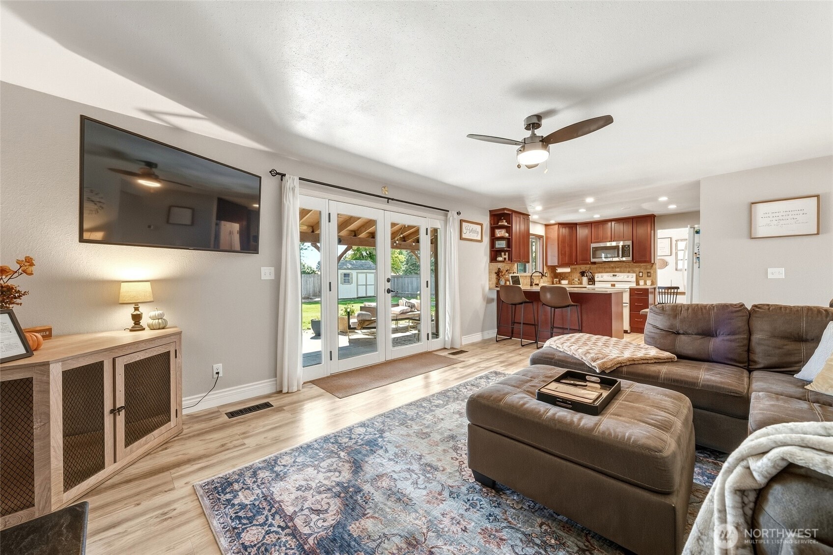 1830 Whitman Street Property Photo 4
