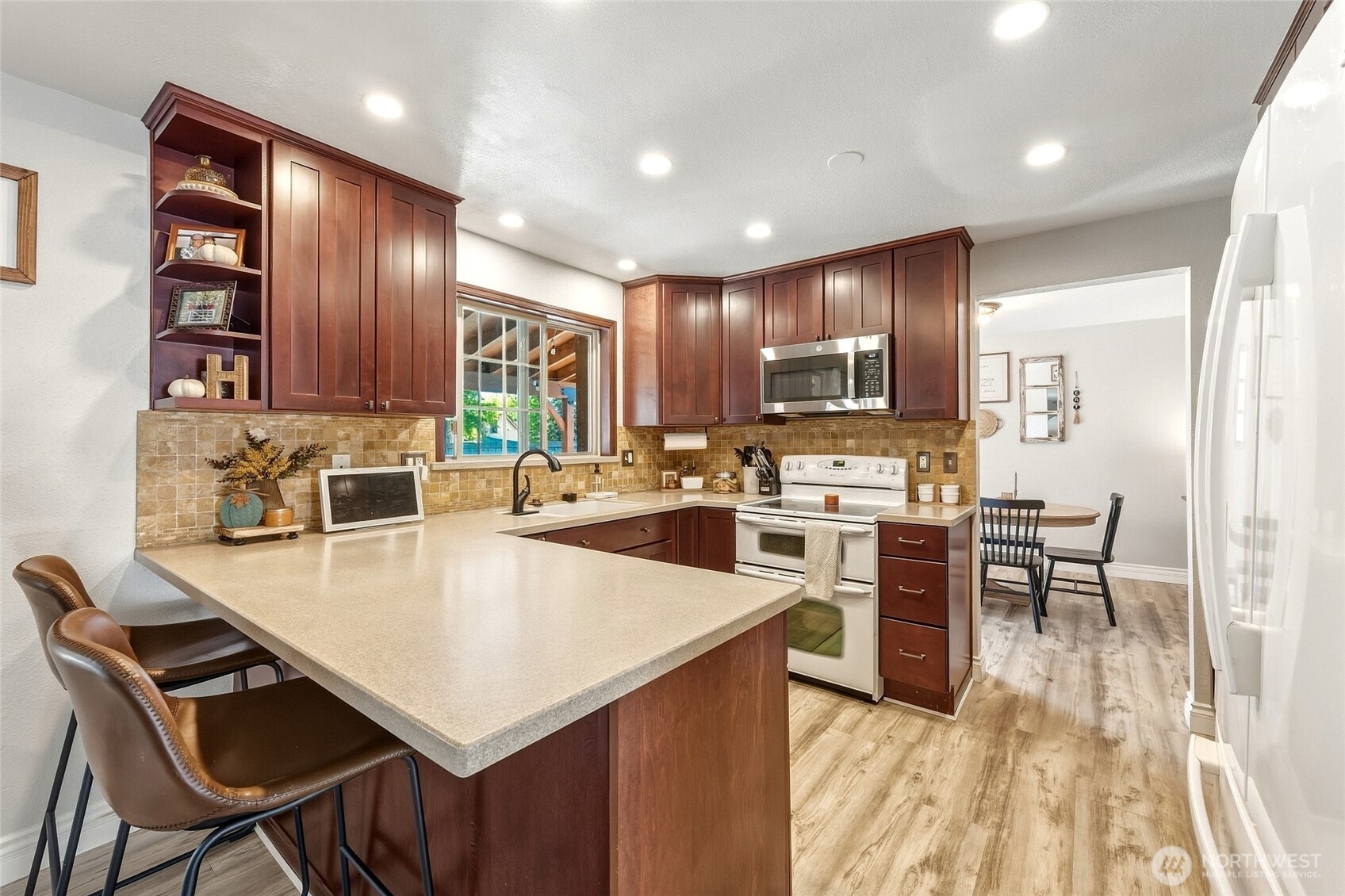 1830 Whitman Street Property Photo 6