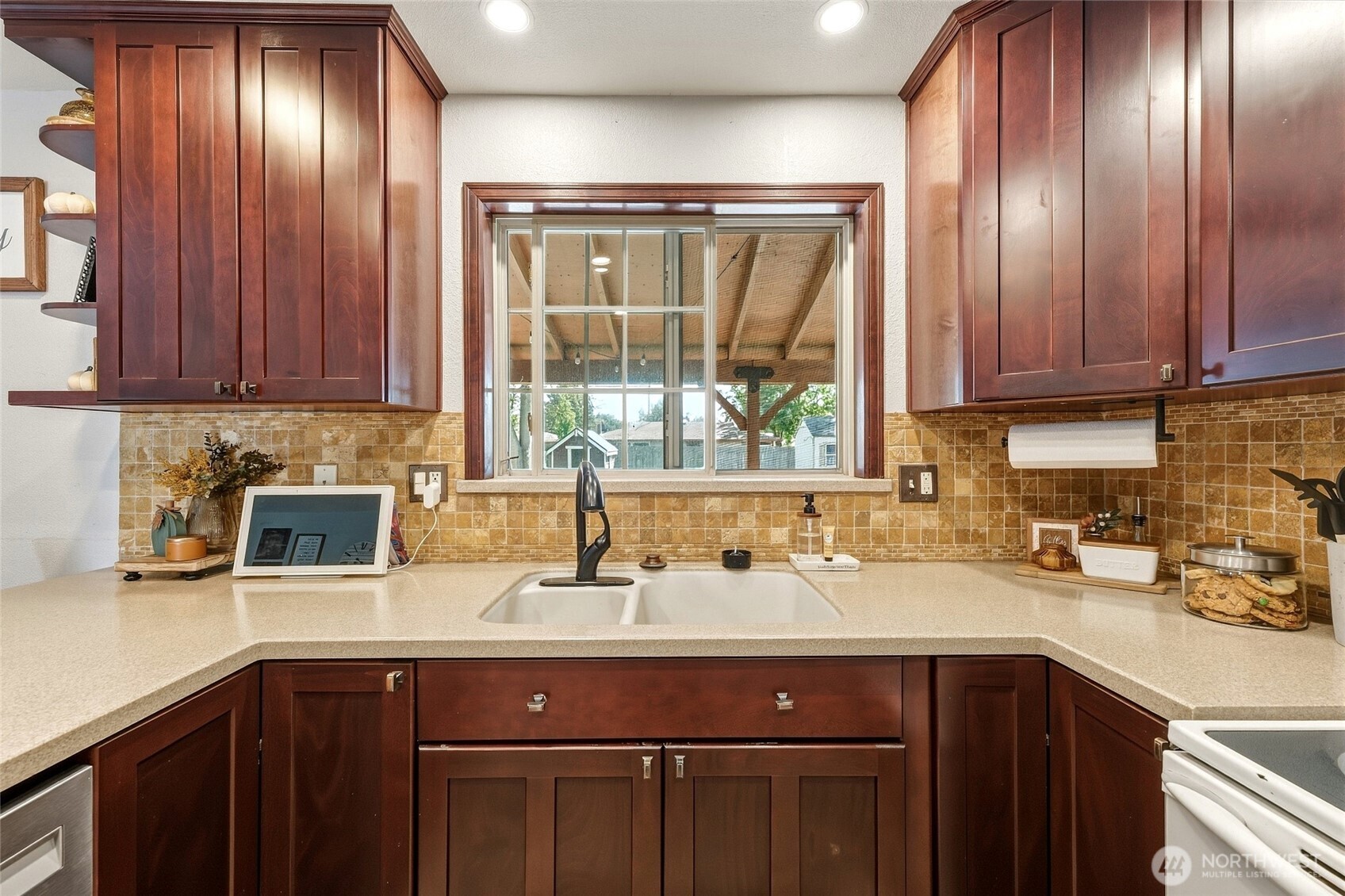 1830 Whitman Street Property Photo 8