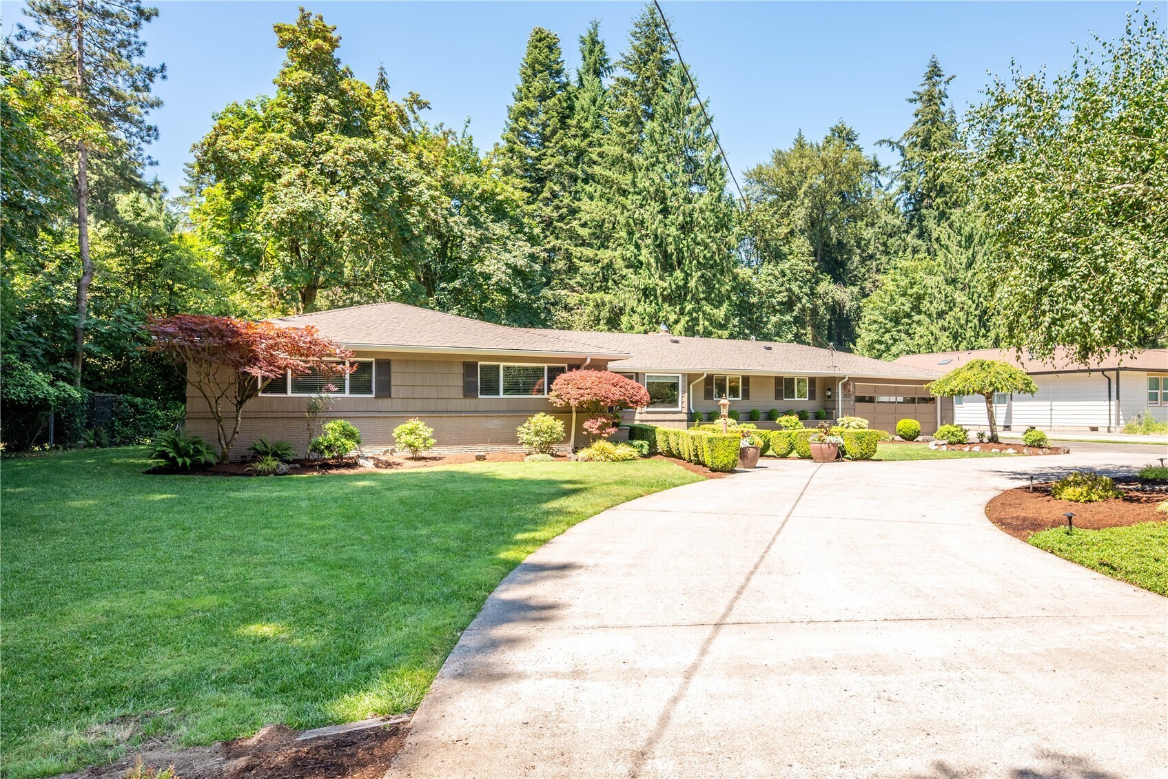 2927 Madrona Drive Property Photo 3